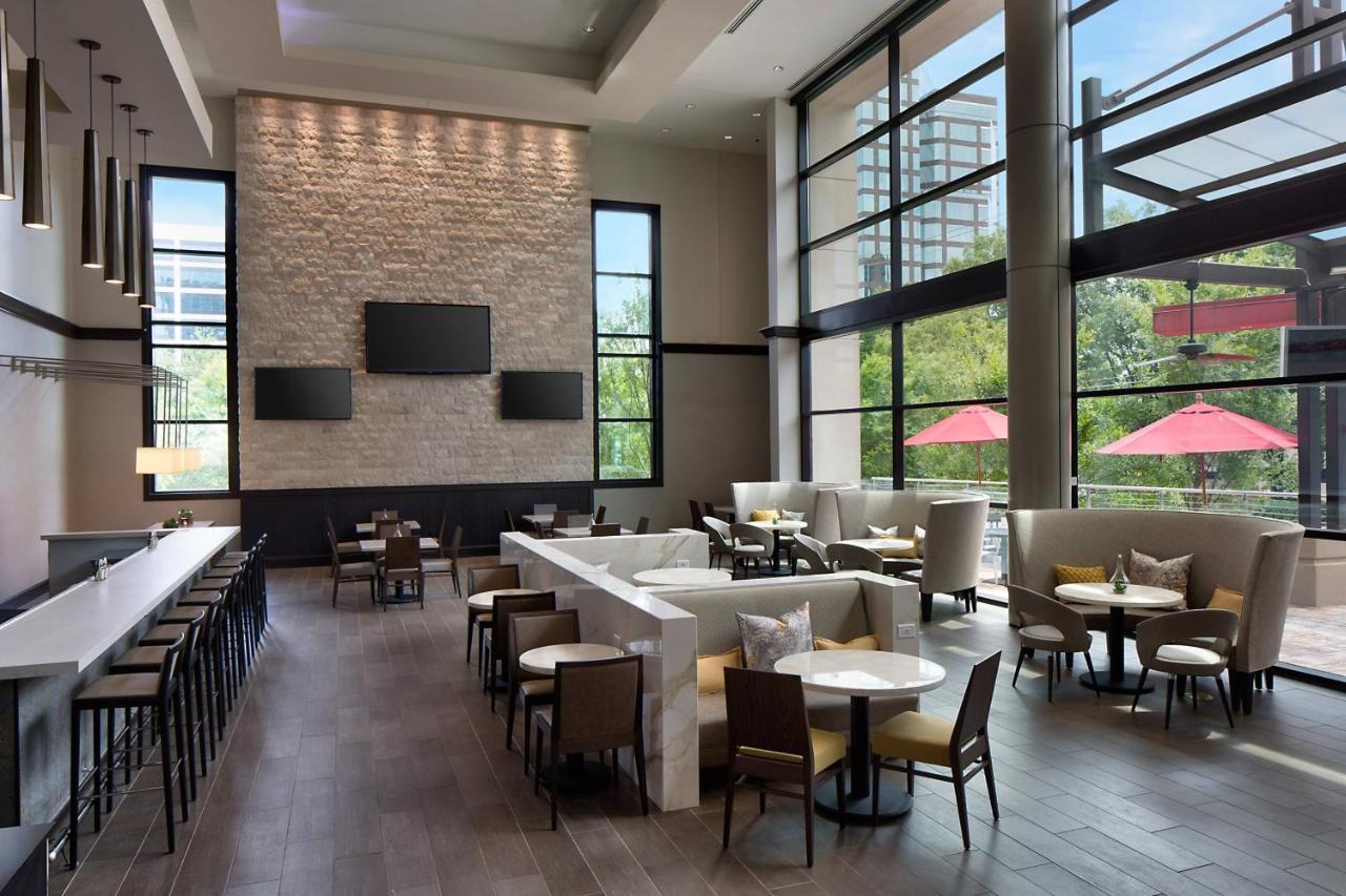 Wyndham Atlanta Buckhead Hotel & Conference Center Exterior photo