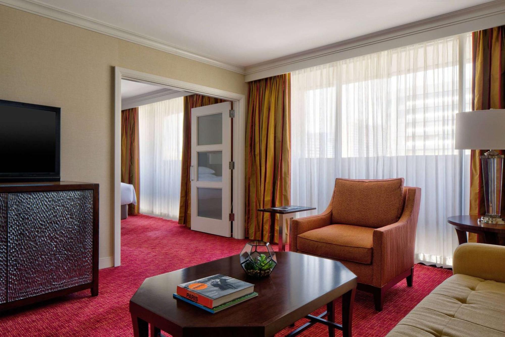 Wyndham Atlanta Buckhead Hotel & Conference Center Exterior photo